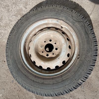 Лот: 14461378. Фото: 1. Запаска 175/70 R13 (4*98) штамп... Шины на дисках