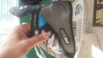 Лот: 5757871. Фото: 1. Детские коньки Bauer supreme. Коньки