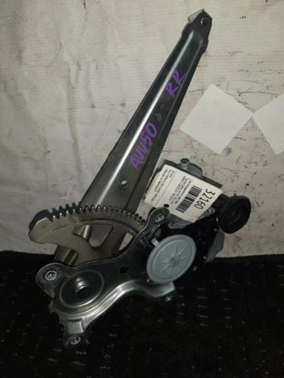 Лот: 21411289. Фото: 1. стеклоподъемник Toyota Camry AVV50... Двигатель и элементы двигателя