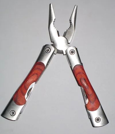 Лот: 4934404. Фото: 1. Универсальный мультитул Leatherman... Подарки на 23 февраля