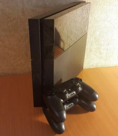 Лот: 6968314. Фото: 1. Sony Playstation 4 + второй джойстик... Консоли