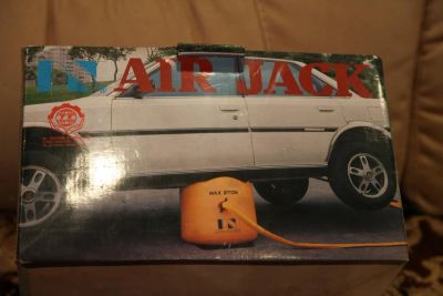 Лот: 4221169. Фото: 1. пневмодомкрат работает от выхлопных... Домкраты