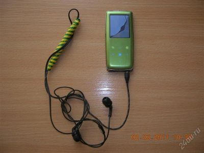 Лот: 805335. Фото: 1. MP3-плеер Samsung YP-53 (битый... Плееры