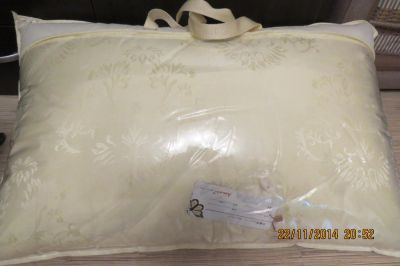 Лот: 4783940. Фото: 1. Подушка 50*70 тутовый шелкопряд. Одеяла, подушки