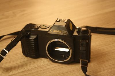Лот: 12625602. Фото: 1. Canon T50. Плёночные зеркальные