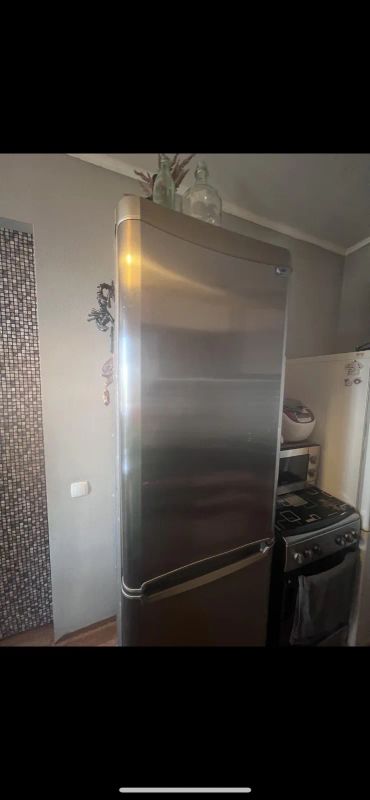 Лот: 25634073. Фото: 1. Холодильник Indesit б/у. Холодильники, морозильные камеры