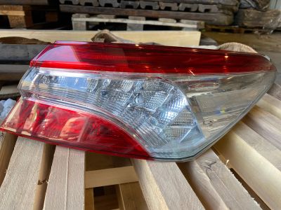 Лот: 19054915. Фото: 1. Фара задняя Camry. Оптика и освещение