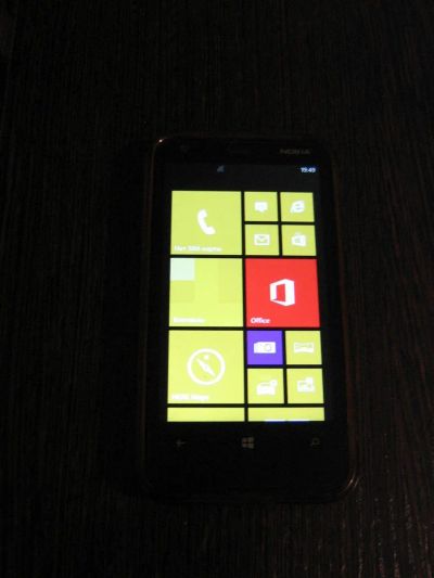 Лот: 11045784. Фото: 1. Телефон Nokia Lumia 620 глючит... Смартфоны