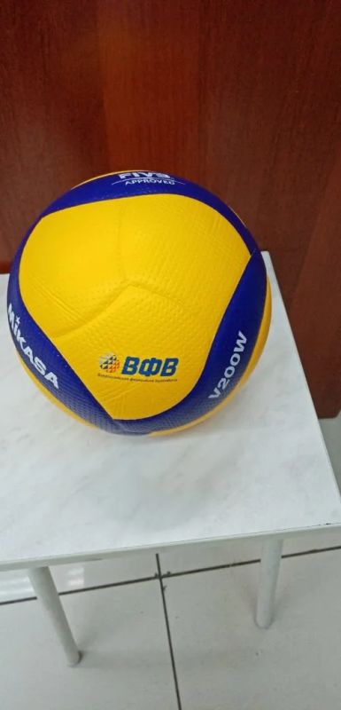 Лот: 16104175. Фото: 1. Волейбол Mikasa V200W мяч волейбольный... Мячи, ракетки, шайбы, клюшки