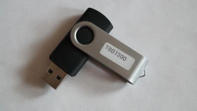 Лот: 5104831. Фото: 1. Флешка USB 128Gb в идеале. USB-флеш карты
