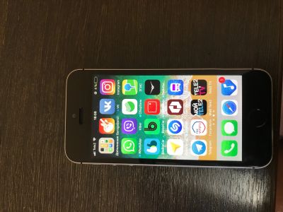 Лот: 12051399. Фото: 1. iPhone se. Смартфоны