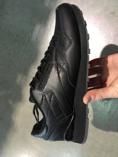 Лот: 11302879. Фото: 1. Кроссовки Reebok classic. Кеды, кроссовки, слипоны