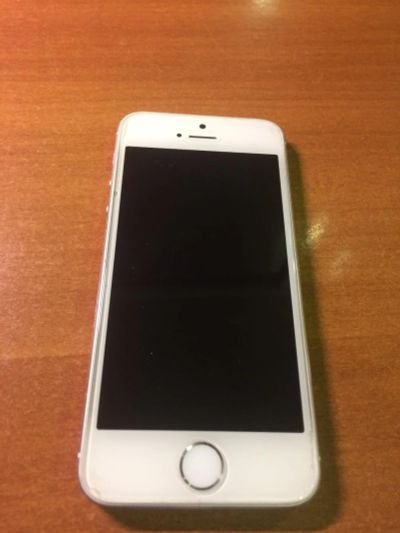 Лот: 8886057. Фото: 1. iPhone 5s. Смартфоны