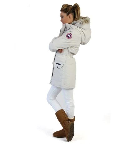 Лот: 3666203. Фото: 1. Пуховик Canada Goose. Верхняя одежда