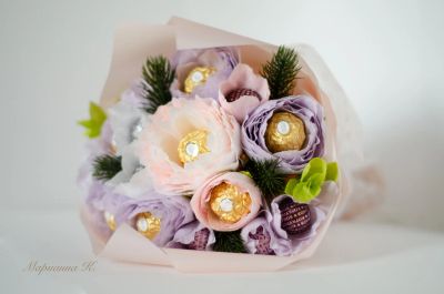 Лот: 21098535. Фото: 1. Букет из конфет «Туман» (Ferrero... Букеты из конфет, игрушек