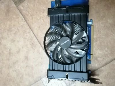 Лот: 18606484. Фото: 1. Видеокарта Gigabyte AMD Radeon... Видеокарты