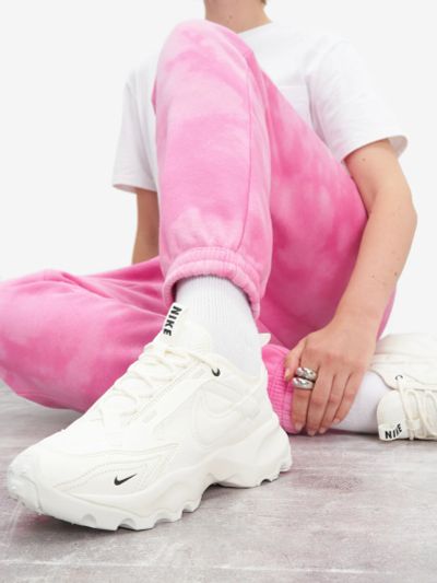 Лот: 24284584. Фото: 1. Кроссовки женские Nike TC 7900... Кеды, кроссовки, слипоны