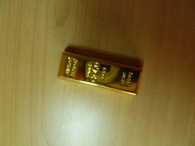 Лот: 4071624. Фото: 1. Usb флешка 8Гб слиток золота. USB-флеш карты