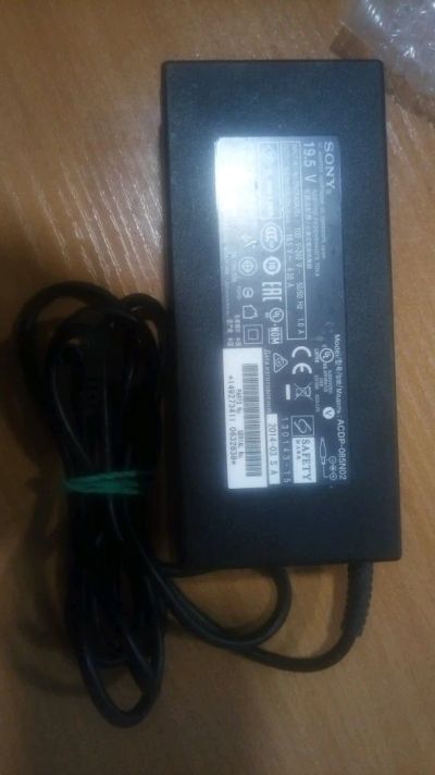 Лот: 11798855. Фото: 1. Блок питания 19.5V, 4.35A SONY... Зарядные устройства, блоки питания для бытовой техники