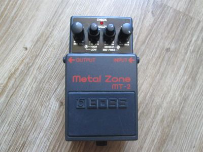Лот: 3380190. Фото: 1. BOSS Metal-Zone (MT2). Гитарные эффекты и комбоусилители