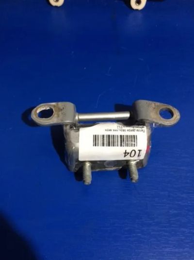 Лот: 21420787. Фото: 1. Петля двери верхняя Nissan Primera... Двигатель и элементы двигателя