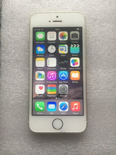 Лот: 4966736. Фото: 1. iphone 5s gold LTE. Смартфоны