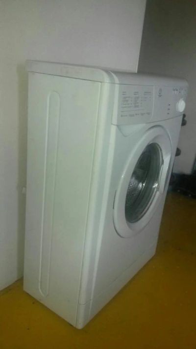 Лот: 8117077. Фото: 1. Стиральная машина indesit WIU81. Стиральные машины