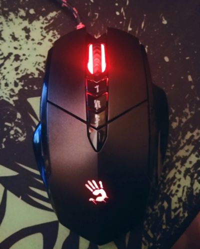 Лот: 16365365. Фото: 1. Игровая мышь A4Tech Bloody V7... Клавиатуры и мыши