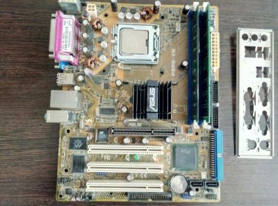 Лот: 11224877. Фото: 1. Asus p5pe-vm. Материнские платы