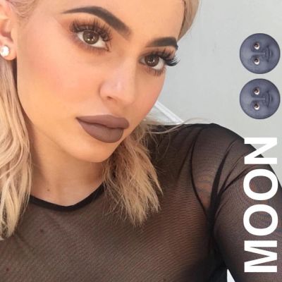 Лот: 12845467. Фото: 1. Матовая помада Kylie цвет Moon. Макияж