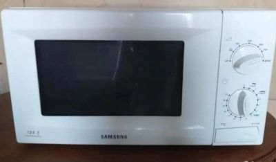 Лот: 25672032. Фото: 1. Микроволновая печь Samsung. Микроволновки, мини-печи