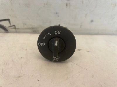 Лот: 24627570. Фото: 1. кнопка airbag Renault Fluence... Двигатель и элементы двигателя