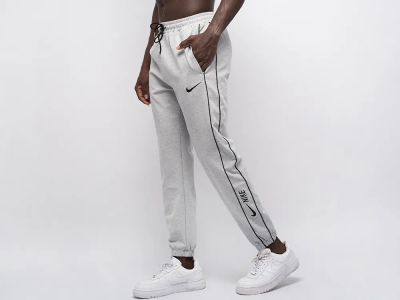 Лот: 24978481. Фото: 1. Брюки спортивные Nike. Брюки, джинсы, шорты