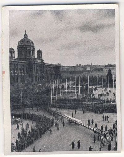 Лот: 62491. Фото: 1. Германия. 3-й Рейх. Конец 30-х... Бутылки, пробки, этикетки