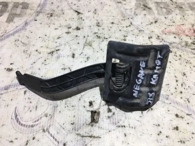 Лот: 21716988. Фото: 1. крючок капота Renault Megane BM. Двигатель и элементы двигателя