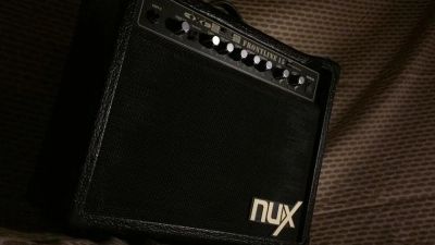 Лот: 10212755. Фото: 1. Nux Frontline 15. Гитарные эффекты и комбоусилители