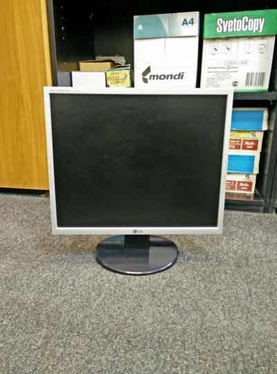 Лот: 4875216. Фото: 1. ЖК монитор 19" LG Flatron L1953S. ЖК-мониторы