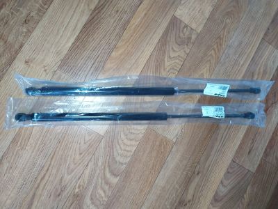 Лот: 17944523. Фото: 1. Амортизатор багажника Nissan Almera... Кузов