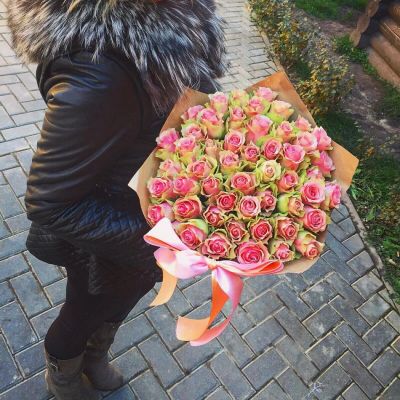 Лот: 6866607. Фото: 1. Фирменный букет от Радуги Цветов... Свежие цветы