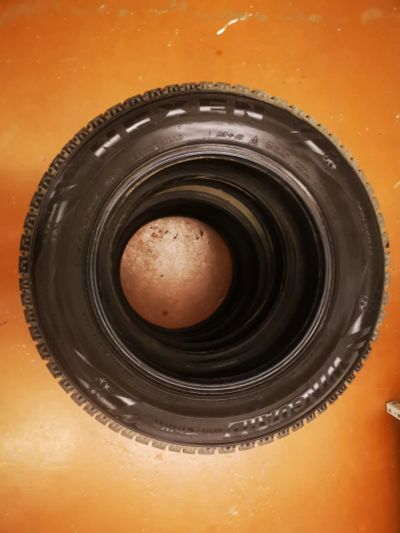 Лот: 18191065. Фото: 1. Шины зимние Nexen 195 65 r15. Шины