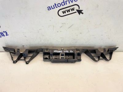Лот: 22835838. Фото: 1. крепление бампера Renault Megane... Двигатель и элементы двигателя