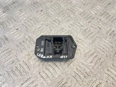 Лот: 25628597. Фото: 1. реостат печки toyota corolla ZZE150L. Двигатель и элементы двигателя