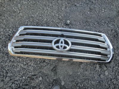 Лот: 4239705. Фото: 1. решетка радиатора toyota land... Кузов