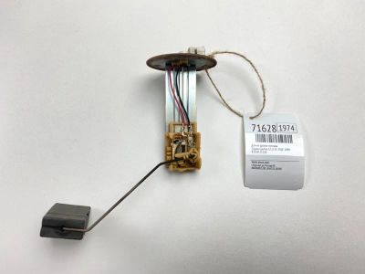 Лот: 21113548. Фото: 1. Датчик уровня топлива Toyota Caldina... Двигатель и элементы двигателя