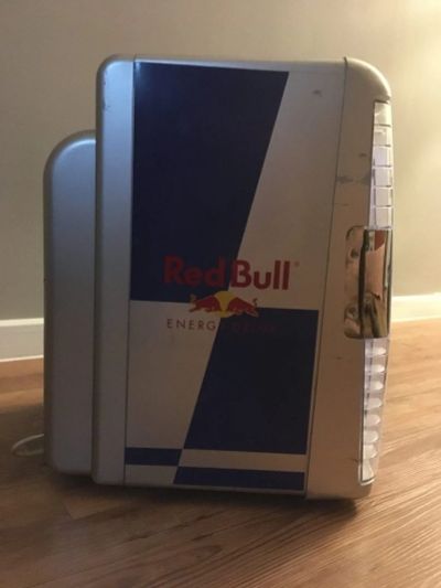 Лот: 15458111. Фото: 1. Мини холодильник Red Bull (пельтье... Холодильники, морозильные камеры