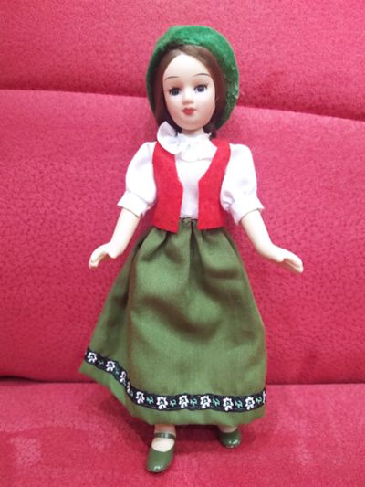 Лот: 20505187. Фото: 1. Фарфоровая коллекционная кукла. Куклы