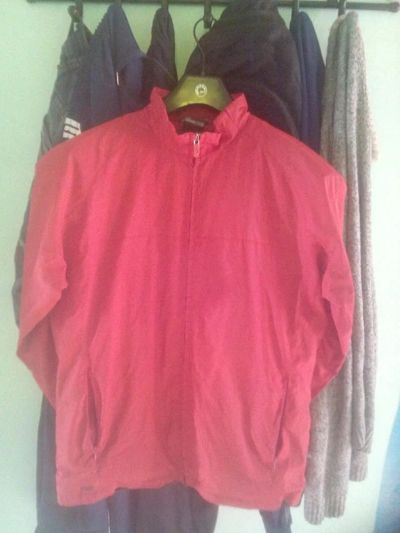 Лот: 6798624. Фото: 1. Ветровка Nike. Костюмы классические, деловые