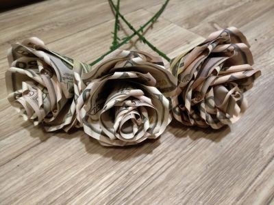 Лот: 14962211. Фото: 1. Денежная роза "50$" и кусочек... Для рукоделия