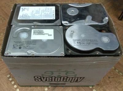 Лот: 11384840. Фото: 1. Коробка со старыми и неисправными... Жёсткие диски (HDD)