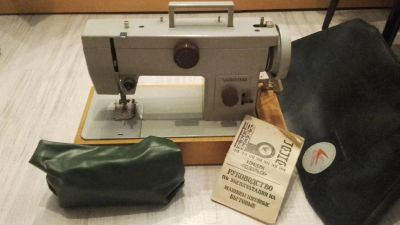 Лот: 7859542. Фото: 1. Швейная машинка Чайка. Швейная, вязальная